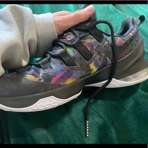 Worn maybe twice still in good condition!!! They are nice and comfortable 🤩🤩